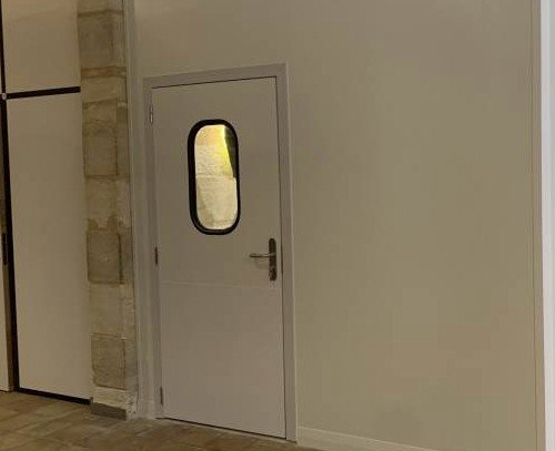 Oculus pour porte de chambre froide : performance, sécurité et fabrication française